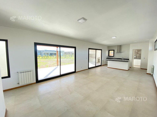 Imagen 19 de 25 de Casa En Venta En El Canton - Maroto Propiedades