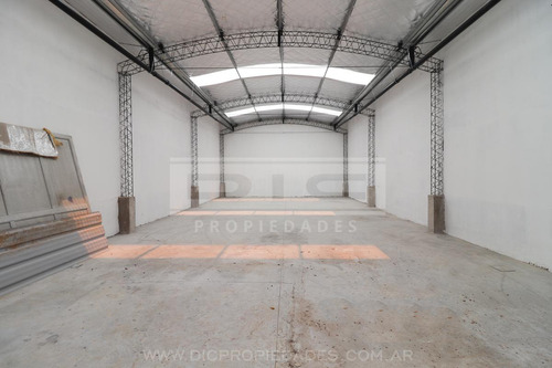 Inmejorable Inmueble Con Local Al Frente - San Isidro
