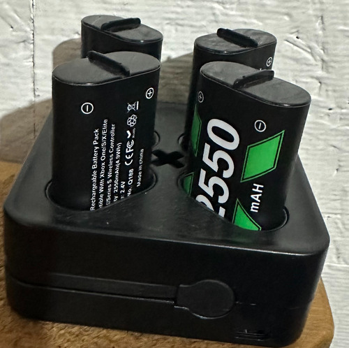 4 X2550 Mah Rechargeable Battery Pack X1 (Usado)