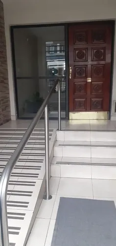 Semipiso De 3 Ambientes Con Baulera Y Balcon
