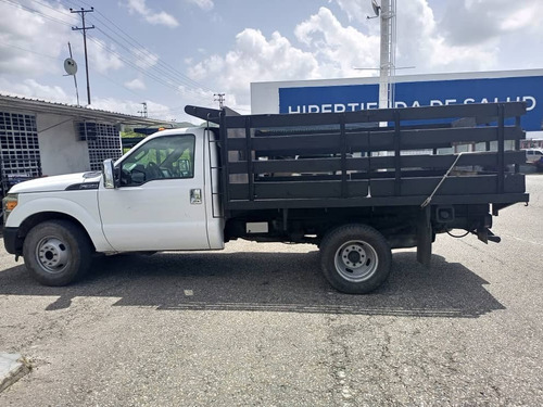 Imagen 4 de 16 de Ford F-350 Plataforma