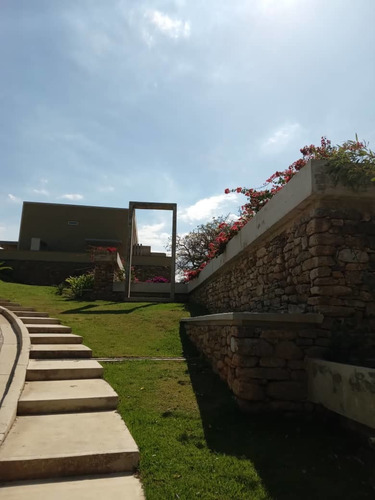 Imagen 3 de 19 de Moderno Townhouse En Cumbres De Guataparo