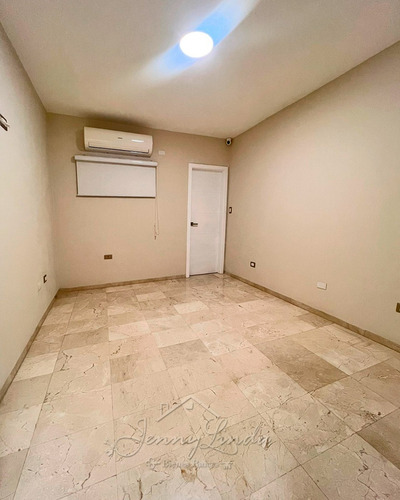 Maracay Venta Apartamento 115mts. Urb. Base Aragua Al Lado C.c. Unicentro, Resd. San Gabriel 2, Aragua