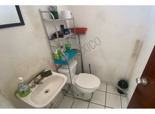 Local En Venta De 60.75 M² En Fovissste Playa Azul: Ideal Para Oficina Con Estacionamiento