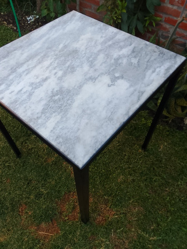 Mesa De Mármol Y Hierro 60 X 60 X 75 Ideal Para Exterior Bar Gris (Usado)