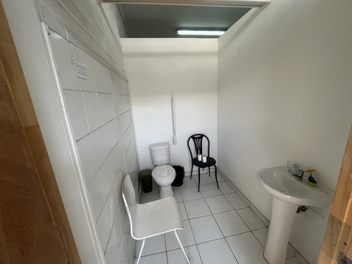 Benta Bodega La Reina 1375 M2 Y 990 Ms Construidos