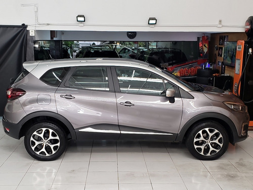 Imagem 6 de 12 de Captur 1.6 Bose Cvt 2020 23.000km