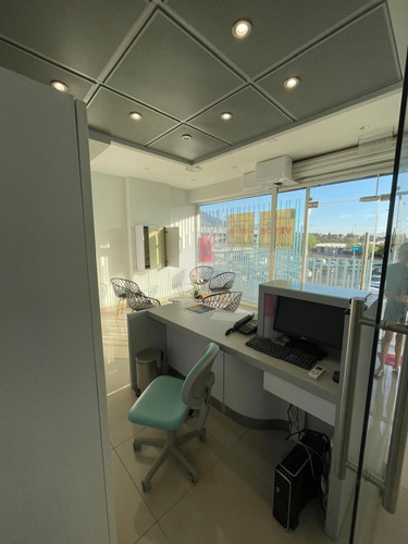 Local Comercial Vacio Y Conversable Si Queda Como Clinica