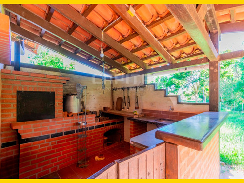 Hermosa Y Completa Propiedad En Venta -zona De Las Cruces