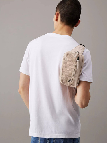 Cangurera Color Beige De Hombre Calvin Klein