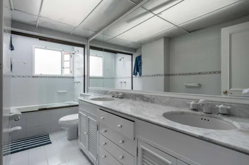 Casa En Venta En Chicó Navarra. Cod V5634