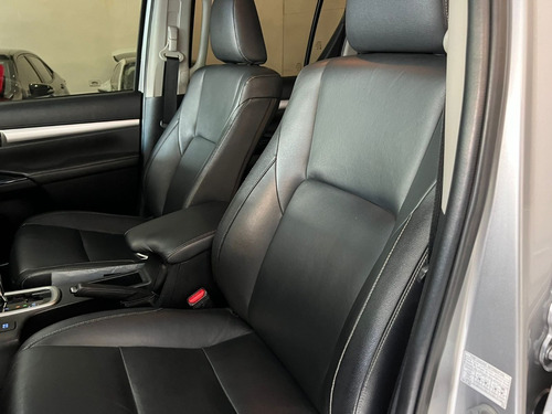 Imagem 9 de 14 de Toyota Hilux Srv