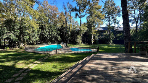 Departamento En Pucón, 2 Dormitorios 2 Baños (104429)