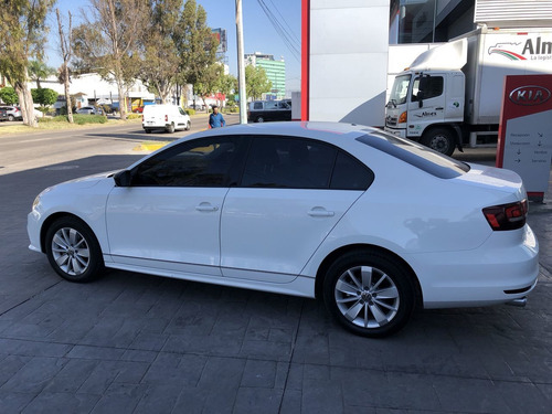 Imagen 8 de 15 de Volkswagen Jetta 4 Puertas