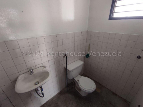 Maria Luisa Mendoza Alquila Extraordinario Local Ideal Para Ese Negocio, Avenidas Principales,amplio Y Acogedor, Baño, Deposito, Y Extraordinarias Caracteristicas! 2 4 2 8 1 8 2