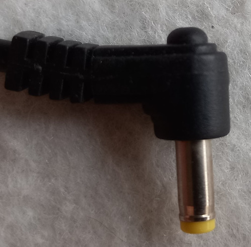 Trafo Input 100-240v 50/60hz 0.60a Max Output 9v---2000ma (Usado)