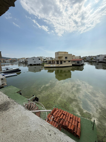 En Venta Casa Bote A, Obra Gris. Sector Aquavillas A
