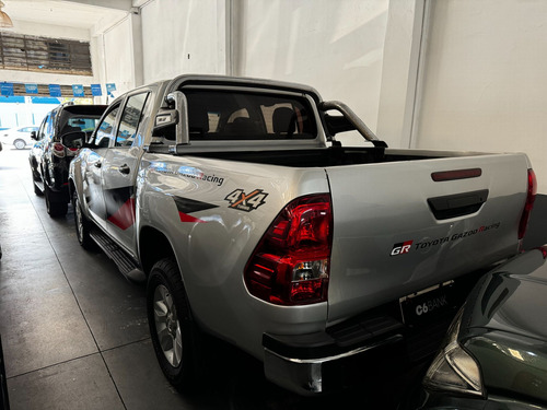 Toyota Hilux 2.8 STD 4X4 CD 16V