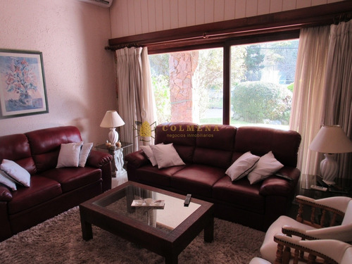 Excelente Casa ,muy Bien Ubicada,reciclada En Playa Mansa-ref:3105