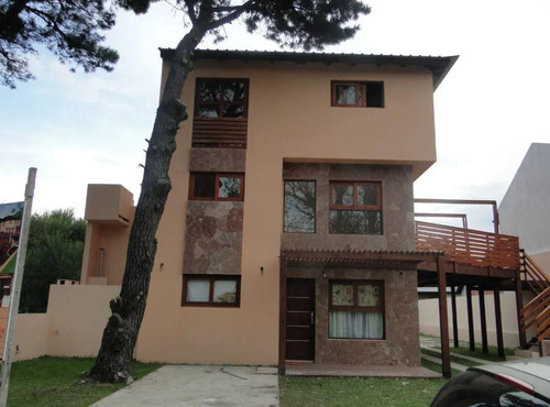 Casa En Venta - 3 Dormitorios 2 Baños - Cochera - 115mts2 - San Bernardo Del Tuyu
