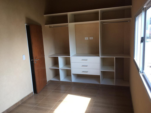 Alquiler Duplex De Dos Dormitorios Con Patio En Devicenzo Chico!