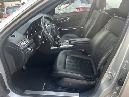 Mercedes Benz E400 Sedan