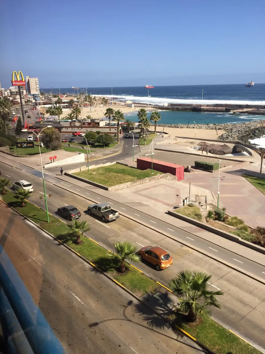 Imagen 3 de 18 de Departamento Con Increible Ubicacion Frente Al Mar Sector Ba