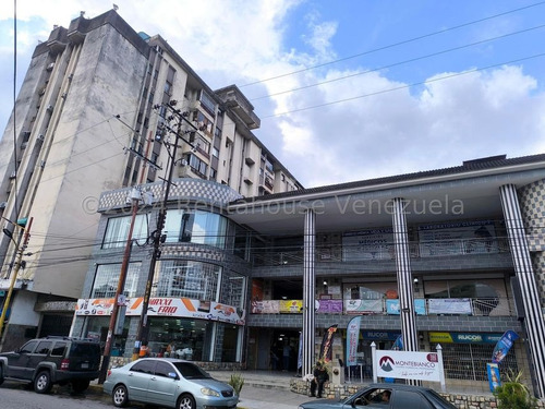 De Oportunidad, Practico Y Versatil Local Comercial Ubicado En El Centro Comercial Profesional Montebianco, Sector Los Sauces Valencia, Cuenta Con Un Area De 25 M2, 1 Bano, Cuenta Con Pozo Y Tanque