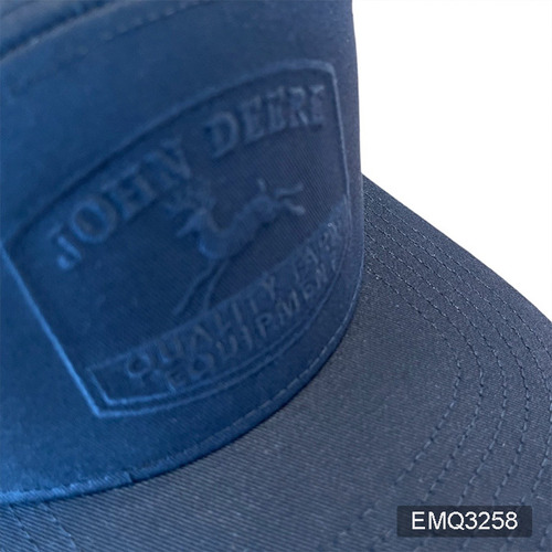 Gorra John Deere Negra Con Bordado En La Parte Frontal
