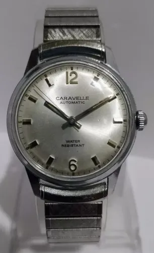 Reloj caravelle antiguo de cuerda hot sale