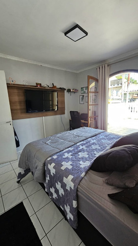 Casa Triplex À Venda Em Condomínio, 4 Quartos, 4 Banheiros, Varanda, 2 Vagas