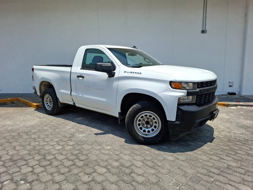 Chevrolet Silverado 4.3 V6 1500 WT Cabina Regular 4x2 At