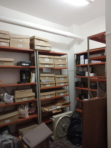 Oportunidad Local En Centro Comercial Rivadavia Entre Córdoba Y Santiago Del Estero