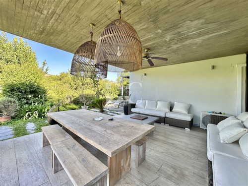 Casa En Venta De 3 Dorm.piedra Roja,chicureo,colina