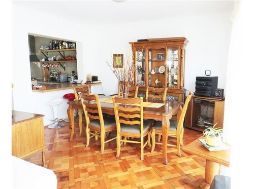 Casa En Venta De 5 Dorm. En Ñuñoa