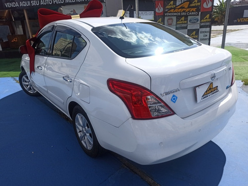 Imagem 5 de 15 de Nissan Versa 2014 1.6 16v Sl Flex 4p