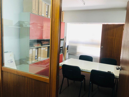 Imagen 3 de 5 de Oficina En Venta San Isidro Centro, Al Lado De Tribunales, 1 Cochera Cubierta