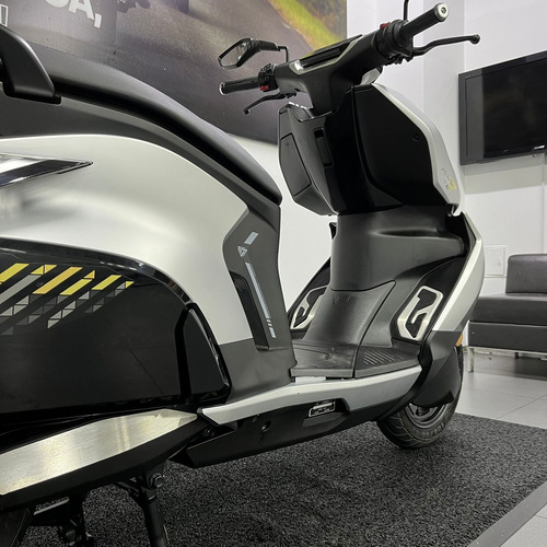 Cf Moto Zeeho Ae8+