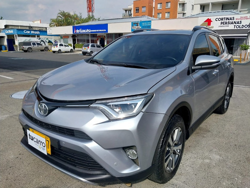 Toyota RAV4 2.0 Street