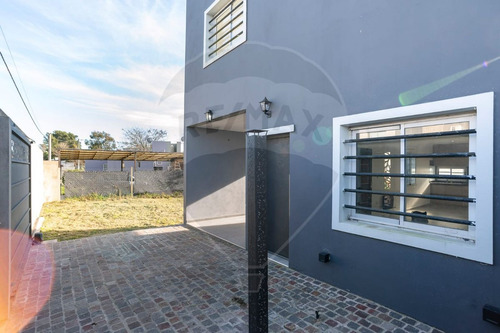 Casa En Venta En Arana