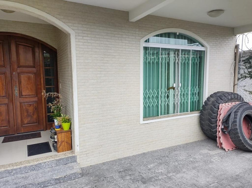 Casa Com 3 Dormitórios À Venda, 180 M² Por R$ 852.000,00 - Serraria - São José/sc - Ca3317