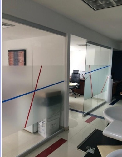 Imagen 2 de 8 de Gabriela Figuera Vende Oficina En Naguanaguana En El Cristal Foof-081