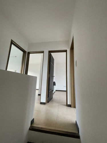 Alquiler Duplex 2 Dorm Con Escritorio B° Lomas Del Chateau.