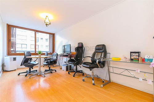 Departamento En Venta De 5 Dorm. En Providencia