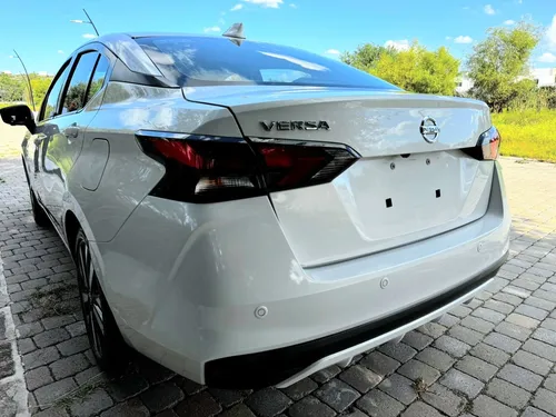 Nissan Versa 1.6 Exclusive Navi At