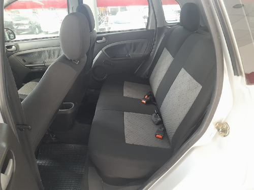 Imagem 7 de 8 de Ford Fiesta 1.6 Mpi Class Hatch 8v Flex 4p Manual