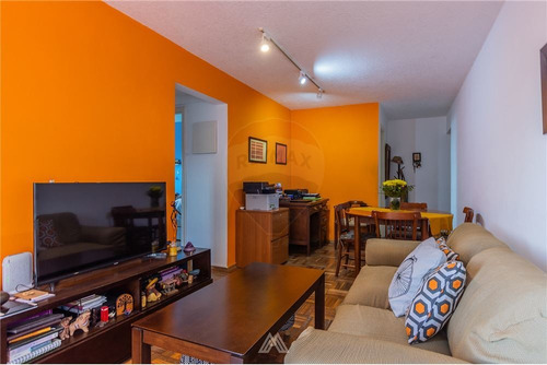 Venta Apto 2 Dorm. C/ Patio Y Garage, Ciudad Vieja