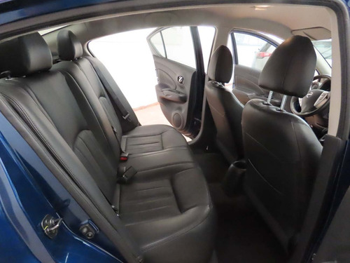 Imagen 5 de 9 de Nissan Versa Exclusive Navi At 2019 Azul Cobalto