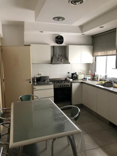 Venta De 4 Ambientes Con Cochera En Caballito. Vista A Pulmón De Manzana