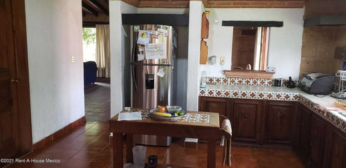 Imagen 2 de 14 de Casa De 1 Planta, Jardín Y Sala De Tv, Colinas Del Bosque. Venta